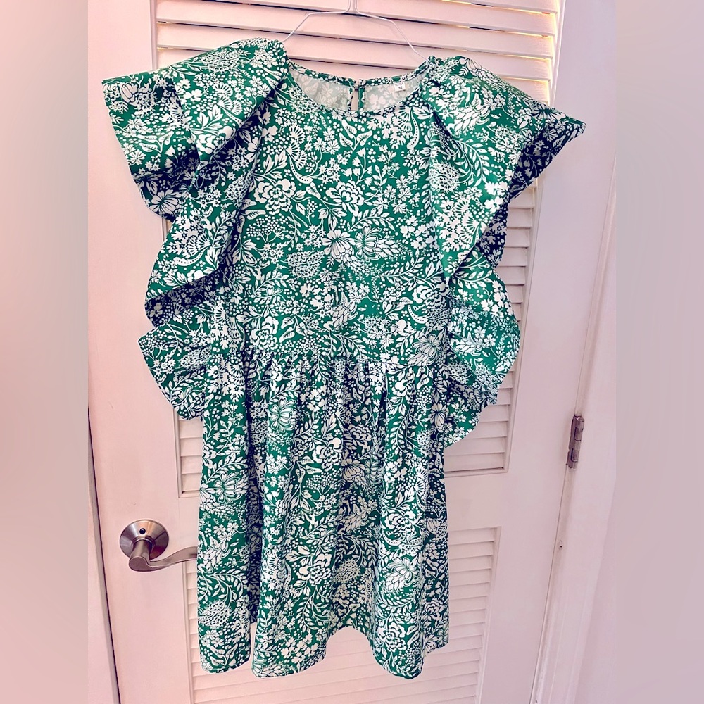 SHEIN Green/White FlutterSleeve Dress • Women’s Size M • NWOT • Never worn!